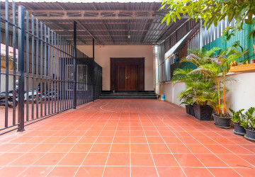 6 Bedroom Flat For Rent - Svay Dangkum, Siem Reap thumbnail