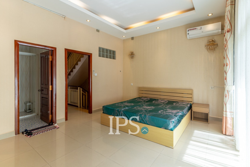 4 Bedroom Villa For Rent - Bassac Garden, Tonle Bassac, Phnom Penh