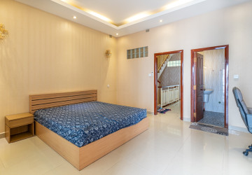 4 Bedroom Villa For Rent - Bassac Garden, Tonle Bassac, Phnom Penh thumbnail