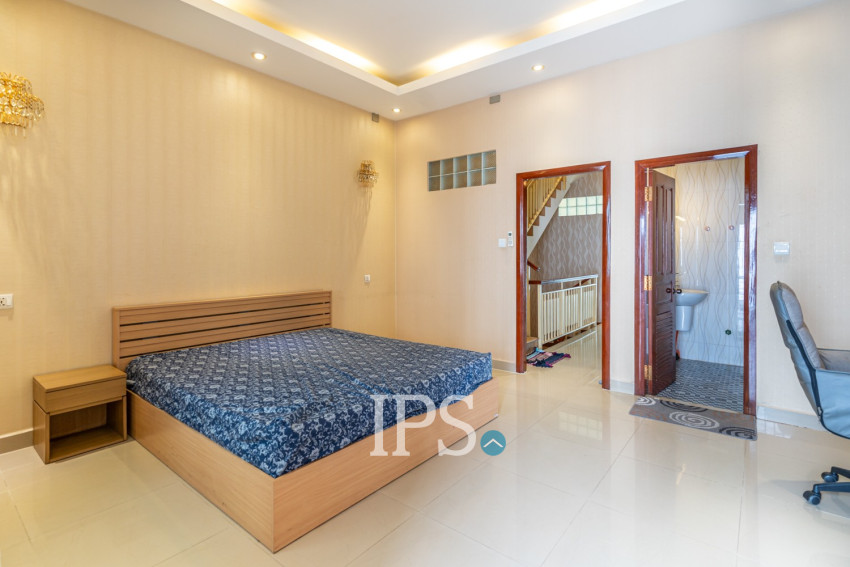 4 Bedroom Villa For Rent - Bassac Garden, Tonle Bassac, Phnom Penh