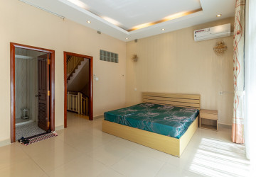 4 Bedroom Villa For Rent - Bassac Garden, Tonle Bassac, Phnom Penh thumbnail