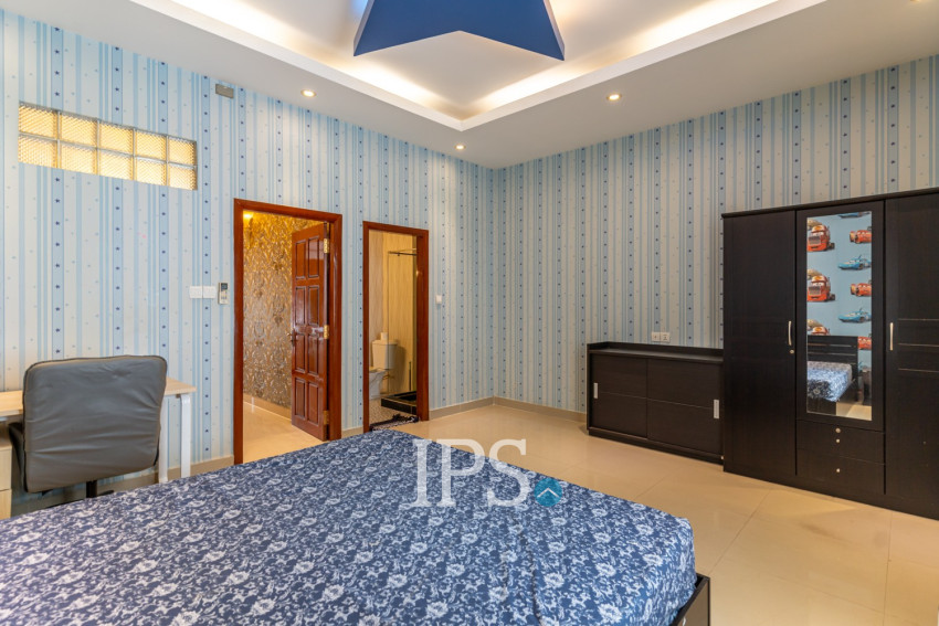 4 Bedroom Villa For Rent - Bassac Garden, Tonle Bassac, Phnom Penh