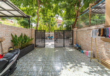 4 Bedroom Villa For Rent - Bassac Garden, Tonle Bassac, Phnom Penh thumbnail