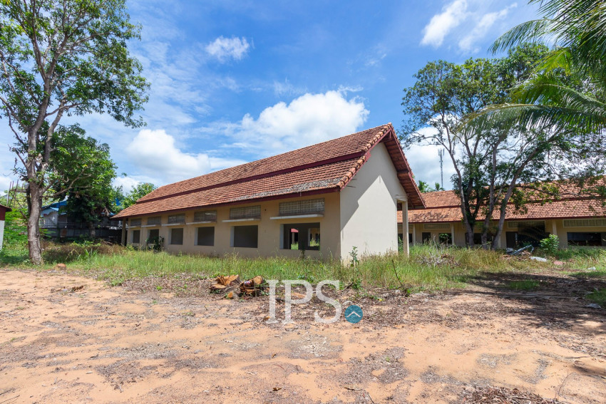 10,000 Sqm Commercial Land and Building For Rent - Kouk Chak, Sieam Reap