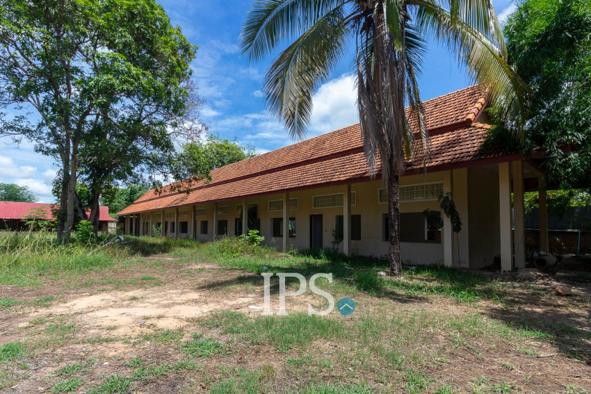 10,000 Sqm Commercial Land and Building For Rent - Kouk Chak, Sieam Reap