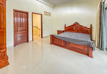 4 Bedroom Villa For Rent - Bassac Garden, Tonle Bassac, Phnom Penh thumbnail