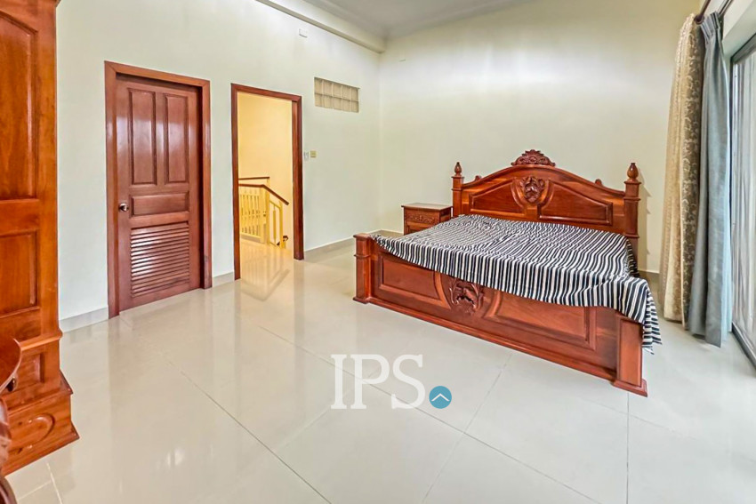 4 Bedroom Villa For Rent - Bassac Garden, Tonle Bassac, Phnom Penh