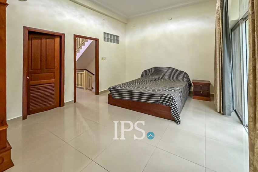 4 Bedroom Villa For Rent - Bassac Garden, Tonle Bassac, Phnom Penh