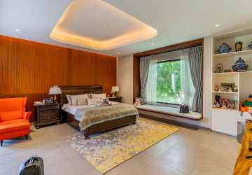 Contemporary 4 Bedroom Villa For Rent  Chak Angrae Leu, Phnom Penh thumbnail