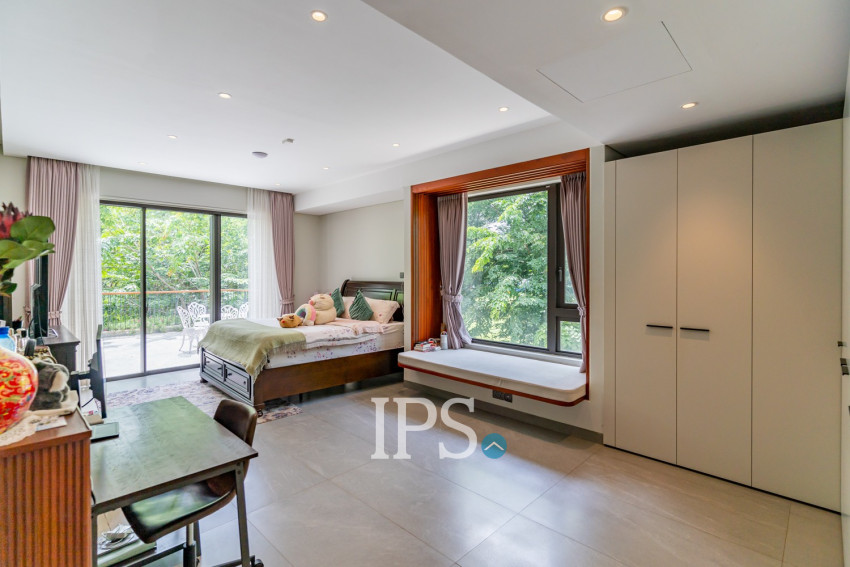 Contemporary 4 Bedroom Villa For Rent  Chak Angrae Leu, Phnom Penh