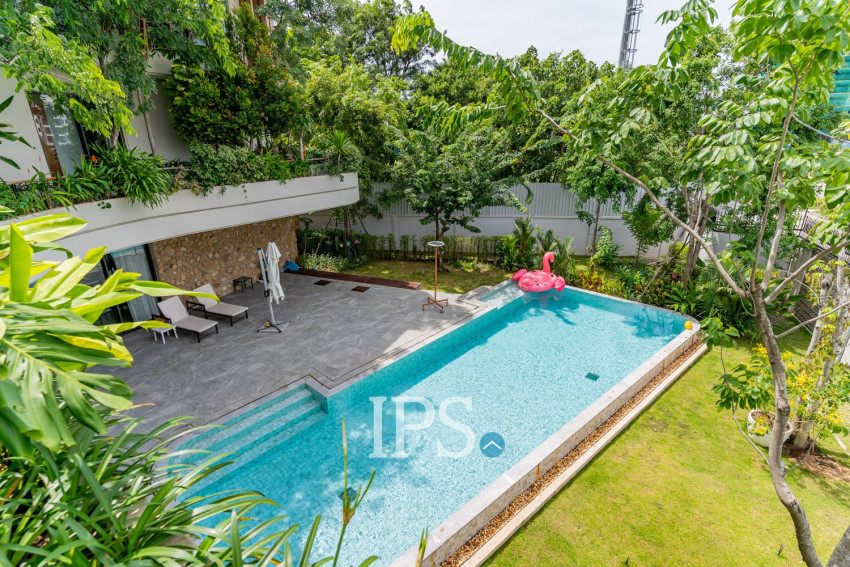 Contemporary 4 Bedroom Villa For Rent  Chak Angrae Leu, Phnom Penh