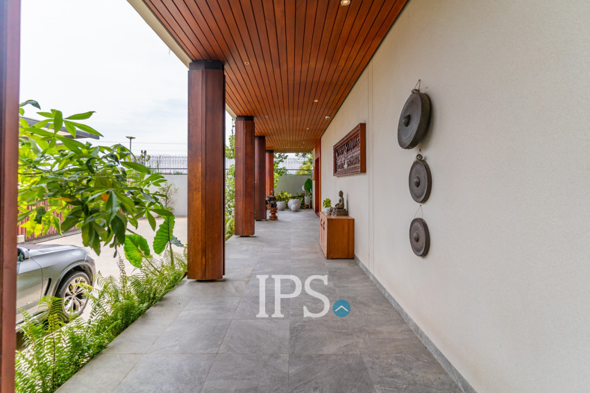 Contemporary 4 Bedroom Villa For Rent  Chak Angrae Leu, Phnom Penh