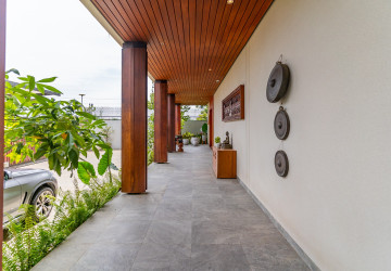 Contemporary 4 Bedroom Villa For Rent  Chak Angrae Leu, Phnom Penh thumbnail