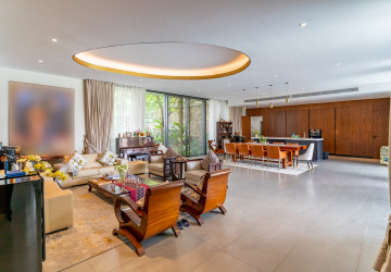 Contemporary 4 Bedroom Villa For Rent  Chak Angrae Leu, Phnom Penh thumbnail