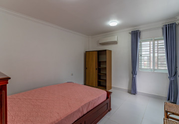 1 Bedroom Apartment For Rent - Phsar Kandal 2, Phnom Penh thumbnail