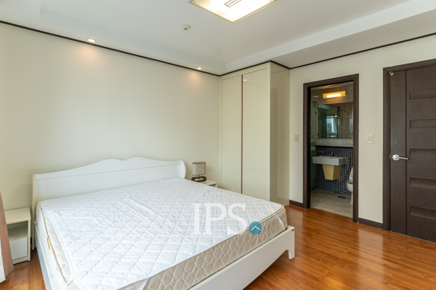 3 Bedroom Condo For Rent - De Castle Royal, BKK1, Phnom Penh