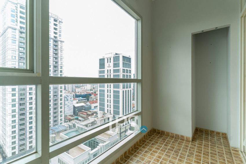 3 Bedroom Condo For Rent - De Castle Royal, BKK1, Phnom Penh