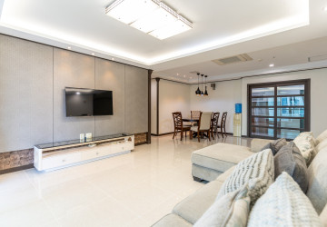 3 Bedroom Condo For Rent - De Castle Royal, BKK1, Phnom Penh thumbnail