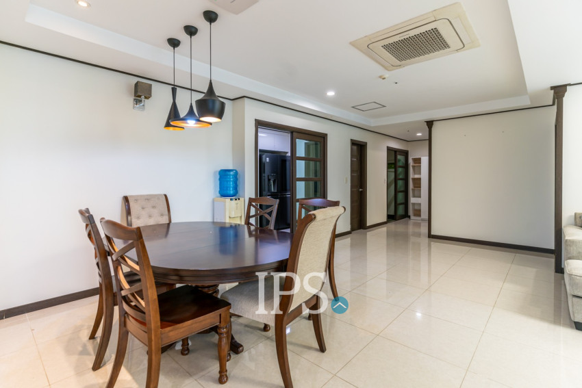 3 Bedroom Condo For Sale - De Castle Royal, BKK1, Phnom Penh