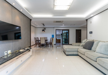 3 Bedroom Condo For Sale - De Castle Royal, BKK1, Phnom Penh thumbnail