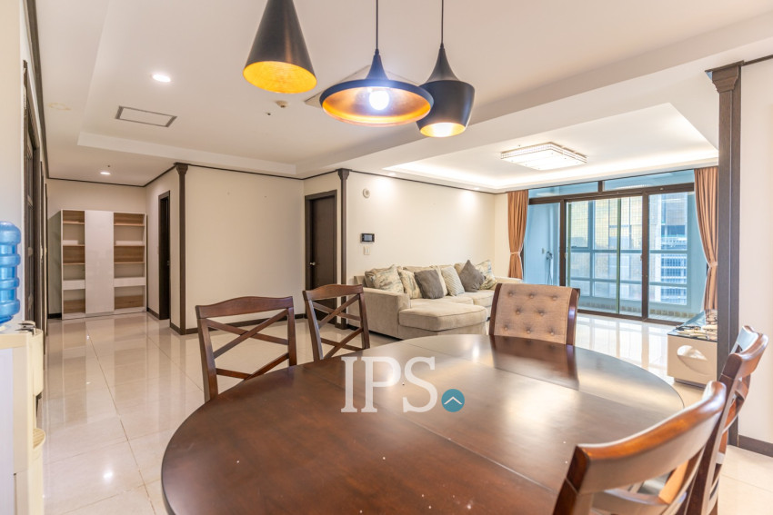 3 Bedroom Condo For Sale - De Castle Royal, BKK1, Phnom Penh