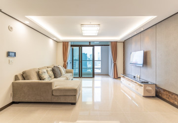 3 Bedroom Condo For Sale - De Castle Royal, BKK1, Phnom Penh thumbnail