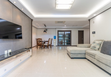 3 Bedroom Condo For Sale - De Castle Royal, BKK1, Phnom Penh thumbnail