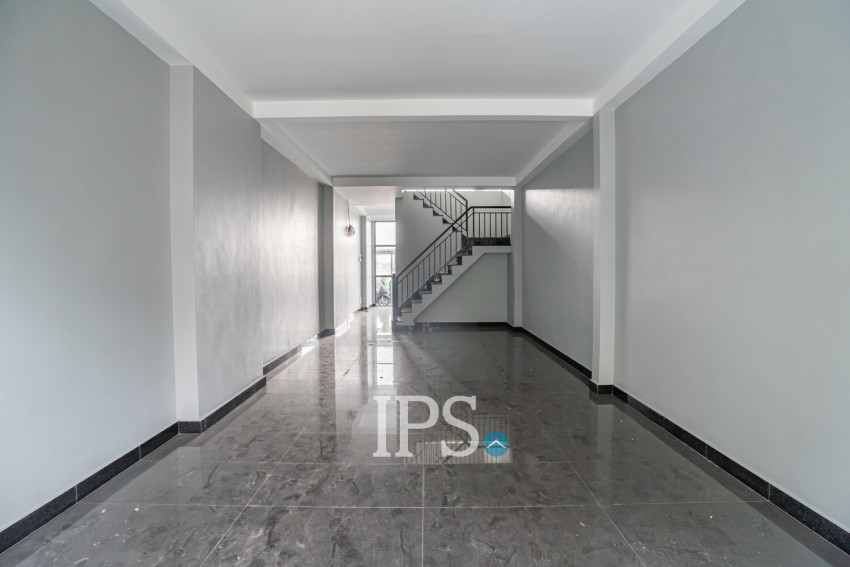 163.2 Sqm Retail Space For Rent - Wat Phnom, Phnom Penh