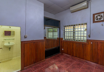 3 Bedroom Commercial Villa For Rent - Beoung Kak 2, Phnom Penh thumbnail