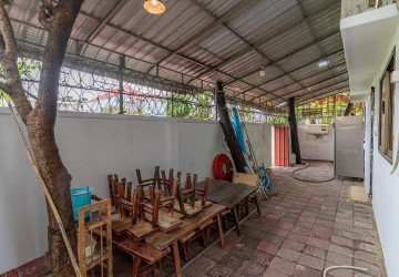 3 Bedroom Commercial Villa For Rent - Beoung Kak 2, Phnom Penh thumbnail