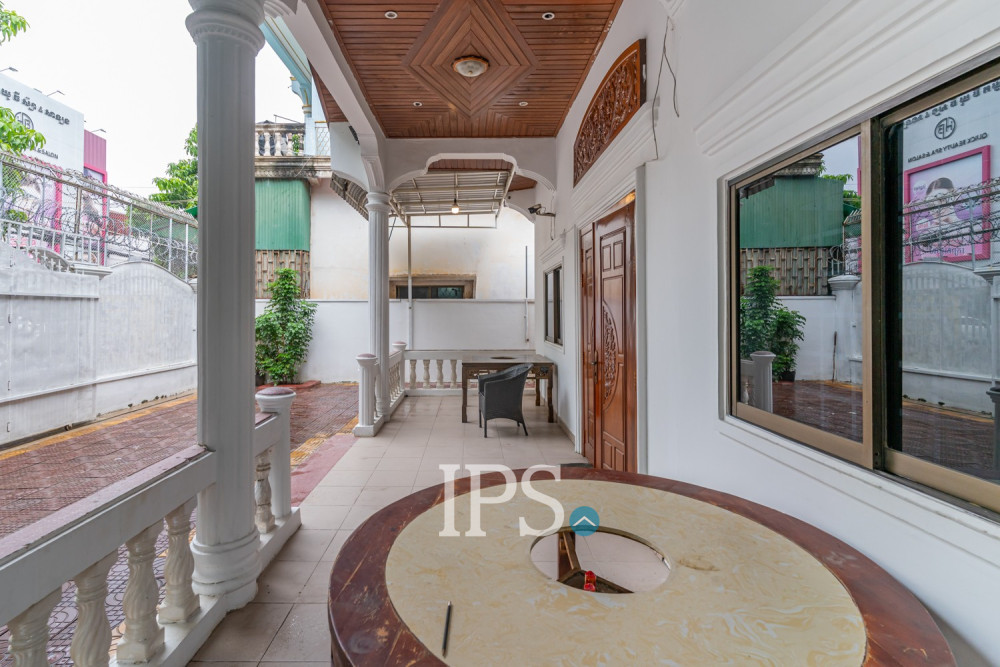 3 Bedroom Commercial Villa For Rent - Beoung Kak 2, Phnom Penh - Image 7