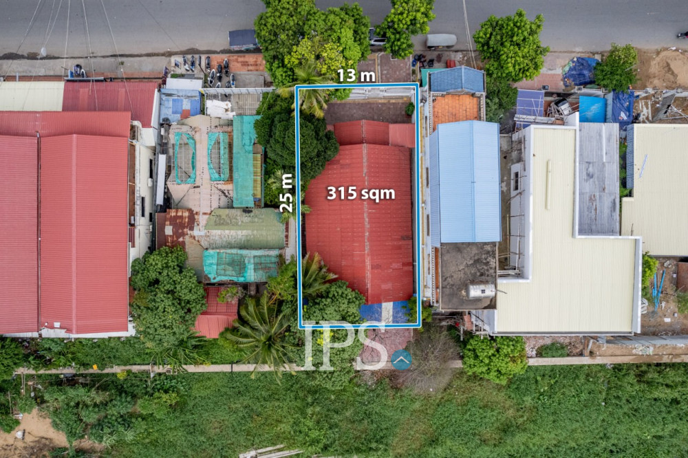 3 Bedroom Commercial Villa For Rent - Beoung Kak 2, Phnom Penh - Image 2