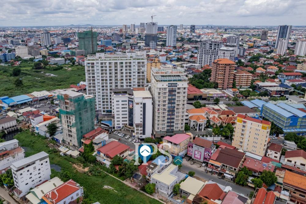 3 Bedroom Commercial Villa For Rent - Beoung Kak 2, Phnom Penh - Image 29
