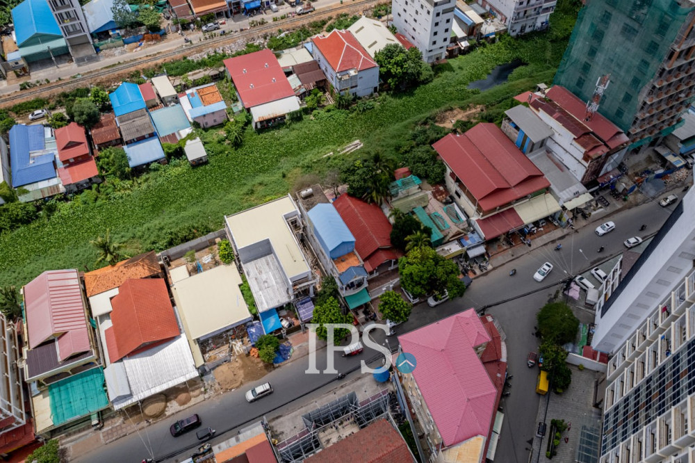 3 Bedroom Commercial Villa For Rent - Beoung Kak 2, Phnom Penh - Image 32