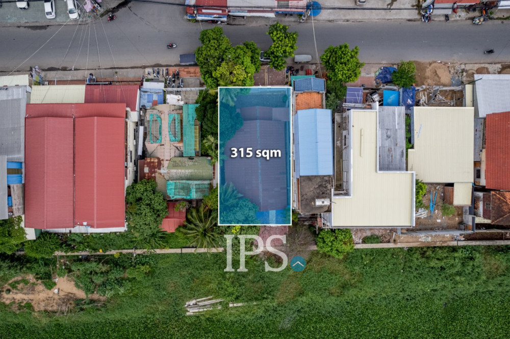3 Bedroom Commercial Villa For Rent - Beoung Kak 2, Phnom Penh - Image 4