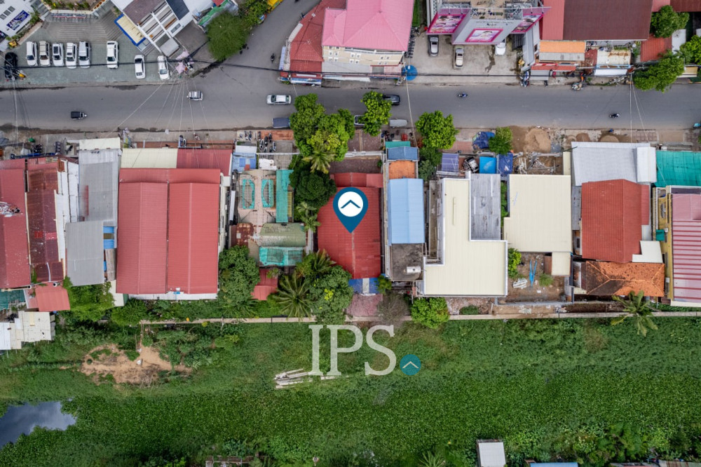 3 Bedroom Commercial Villa For Rent - Beoung Kak 2, Phnom Penh - Image 27