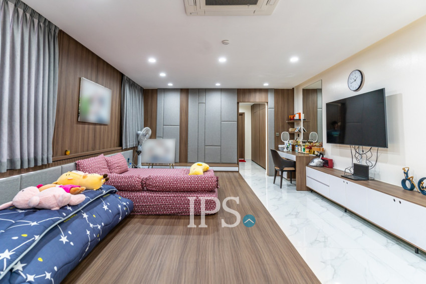 3 Bedroom Townhouse For Rent - BKK1, Phnom Penh