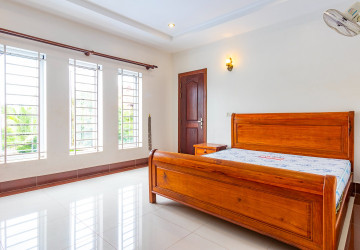 2 Bedroom Apartment For Rent - Slor Kram, Siem Reap thumbnail