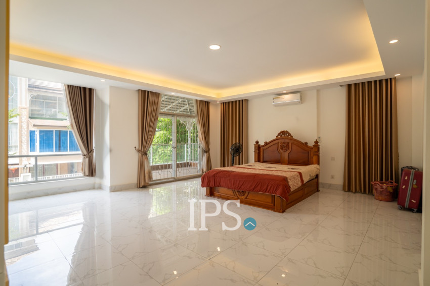 7 Bedroom Villa For Rent - Orkide Royal 2004, Teuk Thla, Phnom Penh