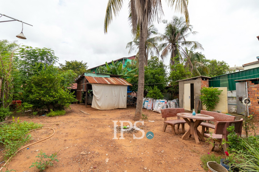 576 Sqm Commercial Land and House For Sale - Slor Kram, Siem Reap