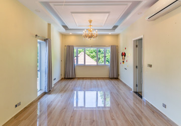 5 Bedroom Villa For Rent - Bassac Garden City, Tonle Bassac, Phnom Penh thumbnail