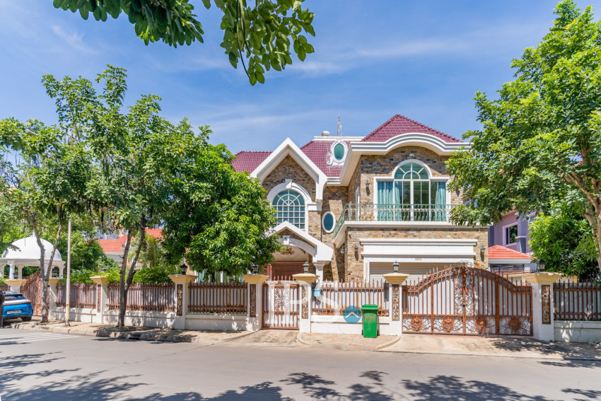 5 Bedroom Villa For Rent - Bassac Garden City, Tonle Bassac, Phnom Penh