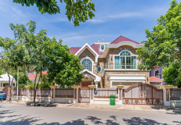 5 Bedroom Villa For Rent - Bassac Garden City, Tonle Bassac, Phnom Penh thumbnail