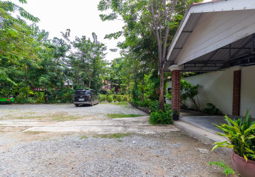 1 Bedroom Compound Wooden House For Rent - Svay Dangkum, Siem Reap thumbnail