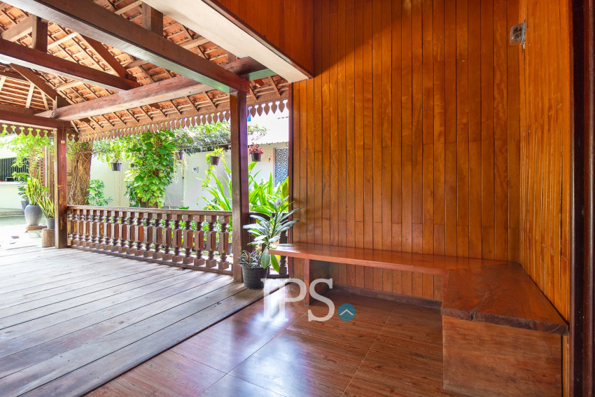 1 Bedroom Compound Wooden House For Rent - Svay Dangkum, Siem Reap