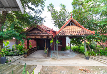 1 Bedroom Compound Wooden House For Rent - Svay Dangkum, Siem Reap thumbnail