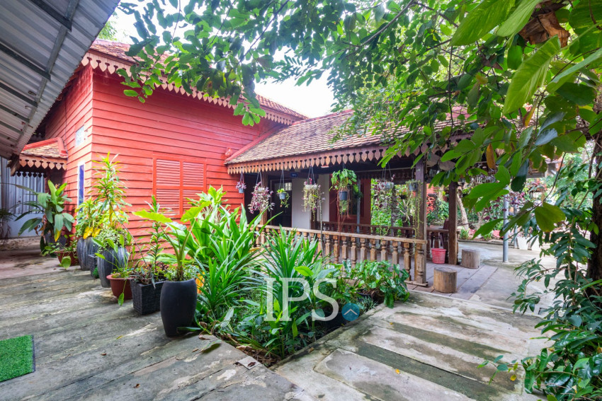 1 Bedroom Compound Wooden House For Rent - Svay Dangkum, Siem Reap