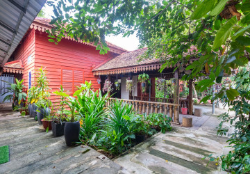 1 Bedroom Compound Wooden House For Rent - Svay Dangkum, Siem Reap thumbnail