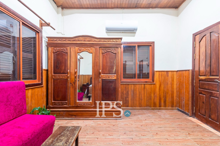 1 Bedroom Compound Wooden House For Rent - Svay Dangkum, Siem Reap