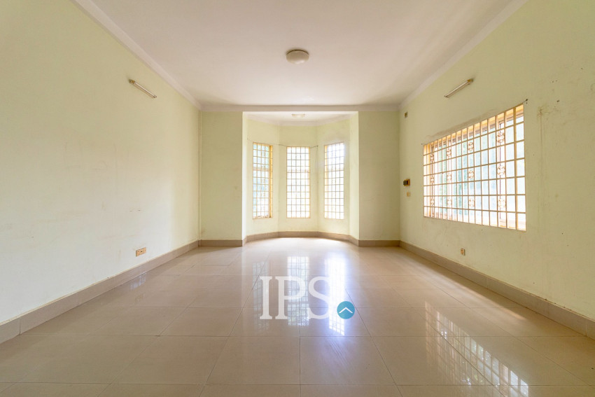 4 Bedroom Flat For Sale - Kouk Chak, Siem Reap